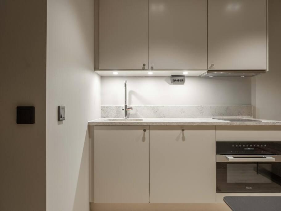 Slopeside Serenity In Are Ski In Ski Out Studio- No Windows Экстерьер фото
